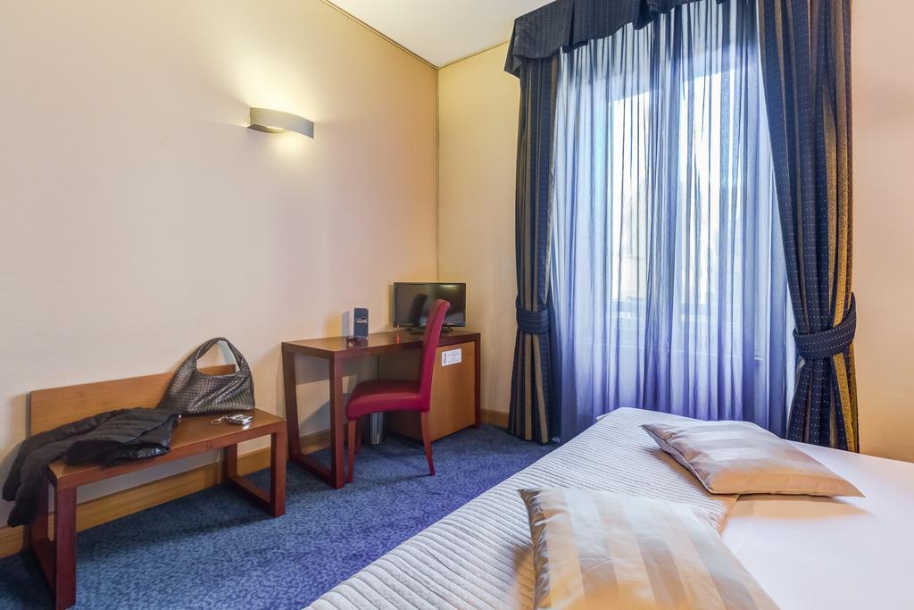 רומא Rovati Guesthouse מראה חיצוני תמונה