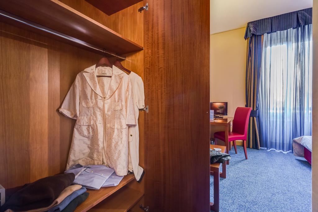 רומא Rovati Guesthouse מראה חיצוני תמונה
