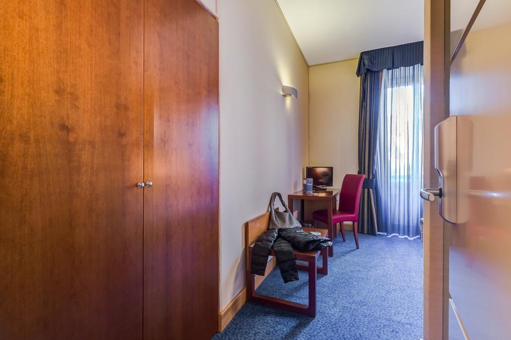 רומא Rovati Guesthouse מראה חיצוני תמונה