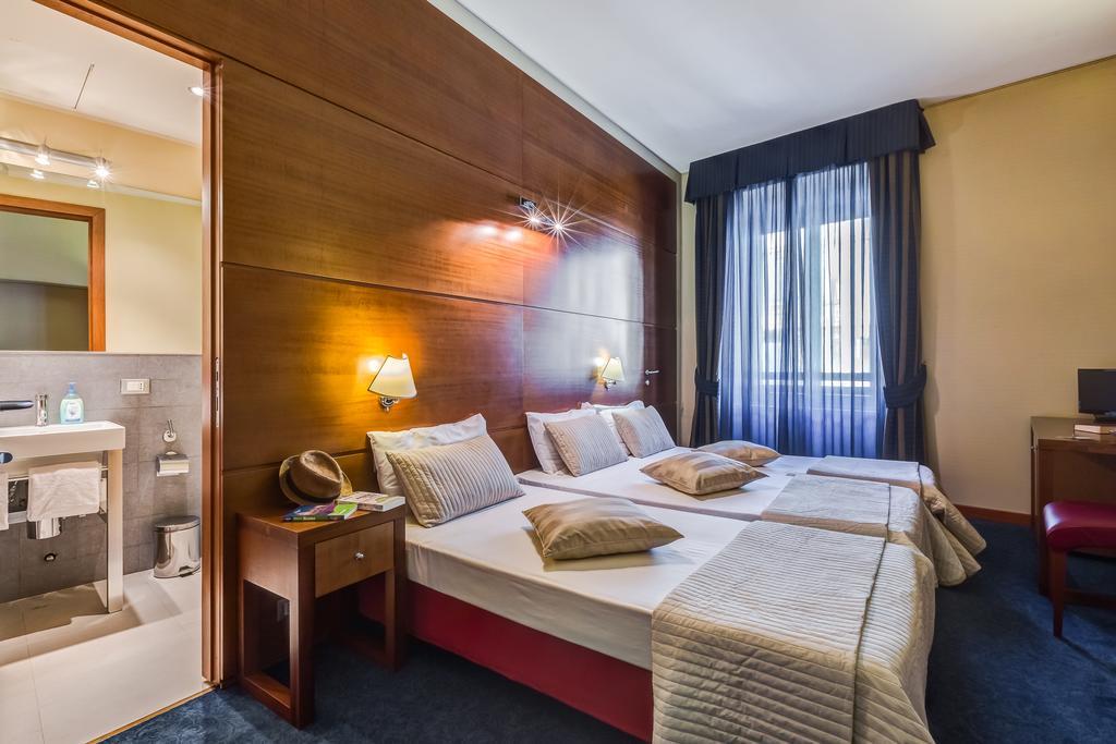 רומא Rovati Guesthouse מראה חיצוני תמונה