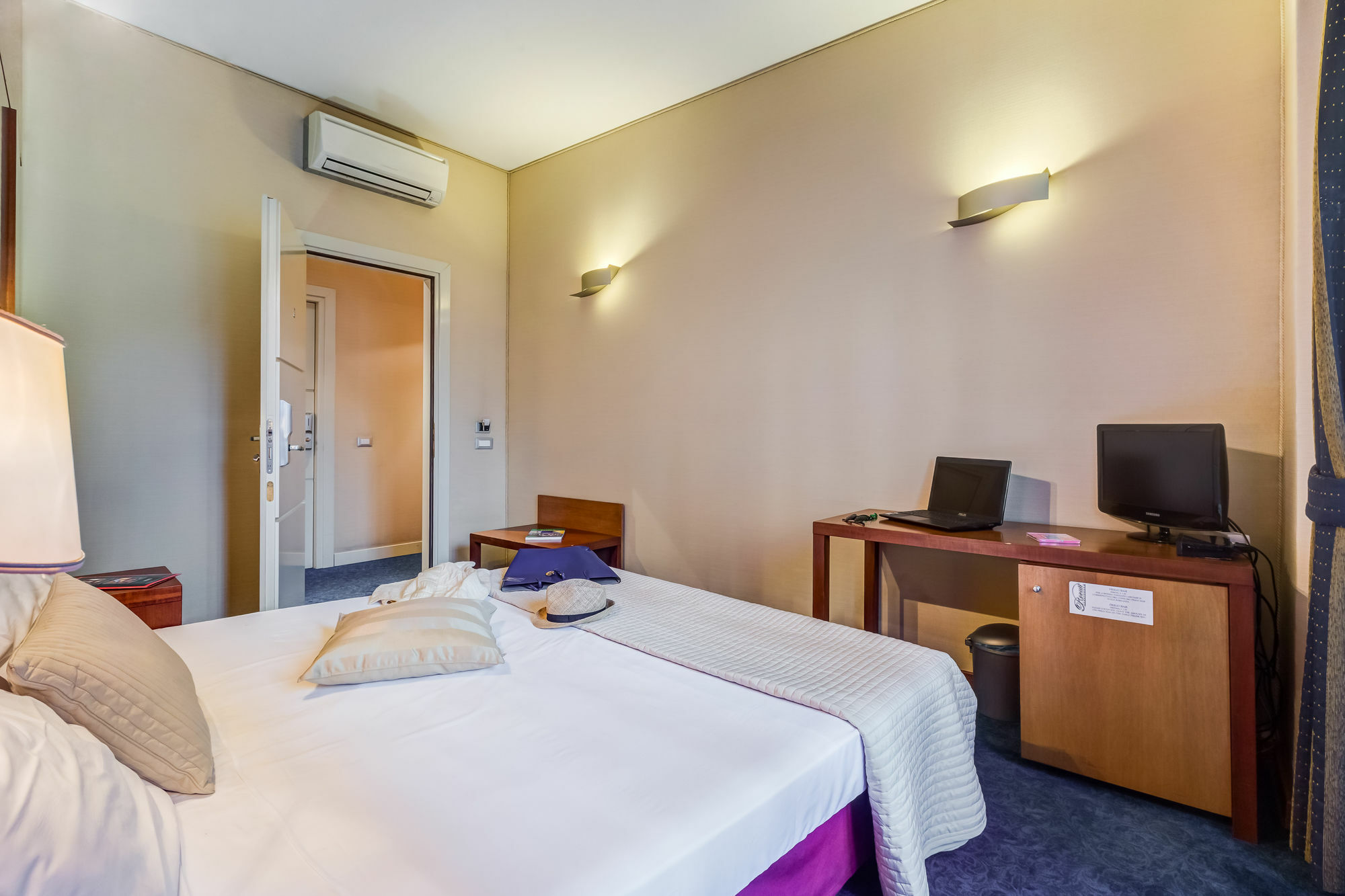 רומא Rovati Guesthouse מראה חיצוני תמונה