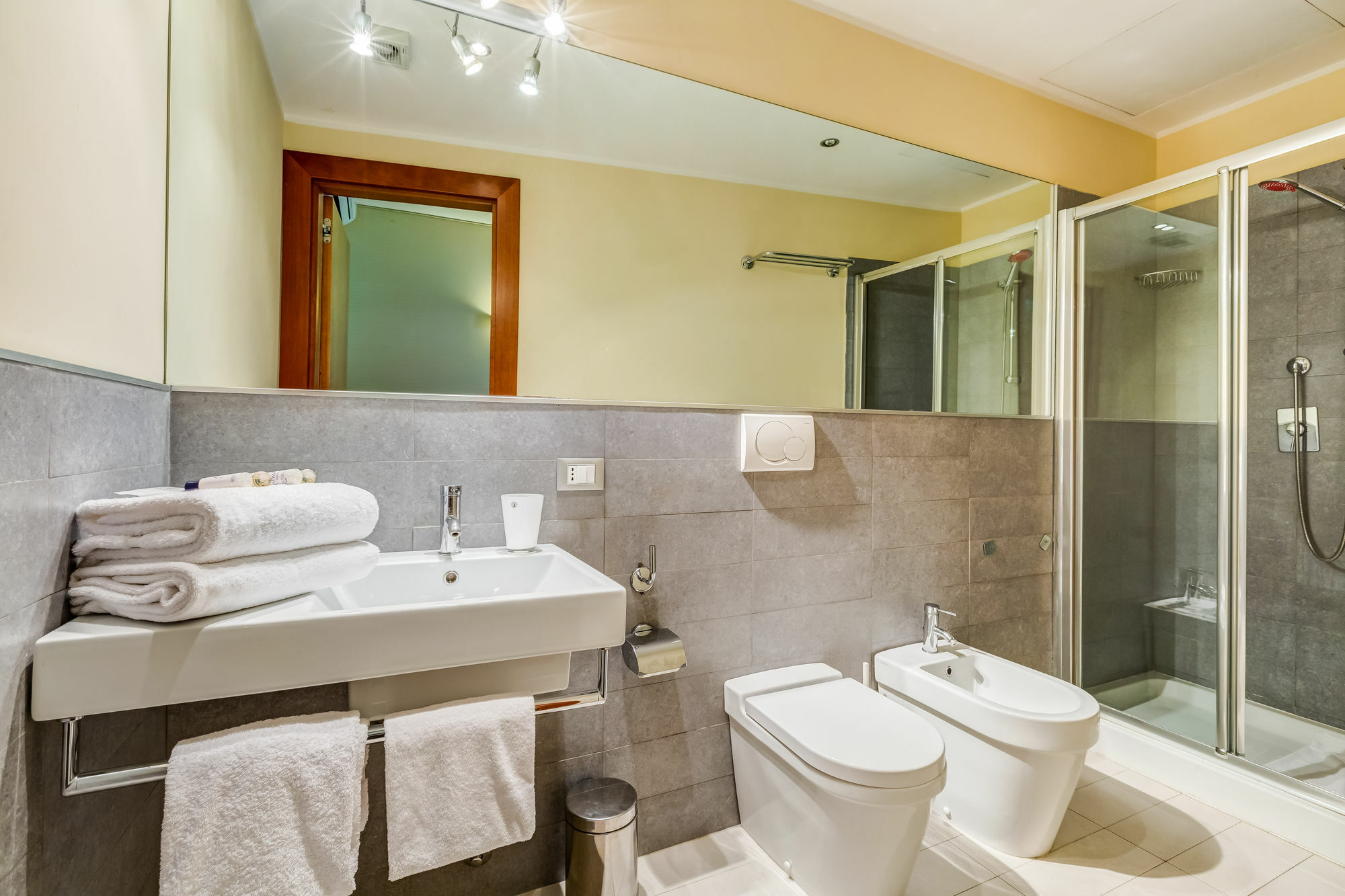 רומא Rovati Guesthouse מראה חיצוני תמונה